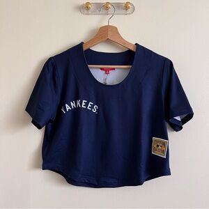 Mitchell & Ness Women's NY Yankees Cooperstown Collection Button Crop T-Shirt